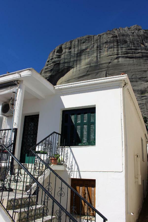 Meteora Mansion - Traditional Apt 3Bd - Rocks View Kalambaka Bagian luar foto